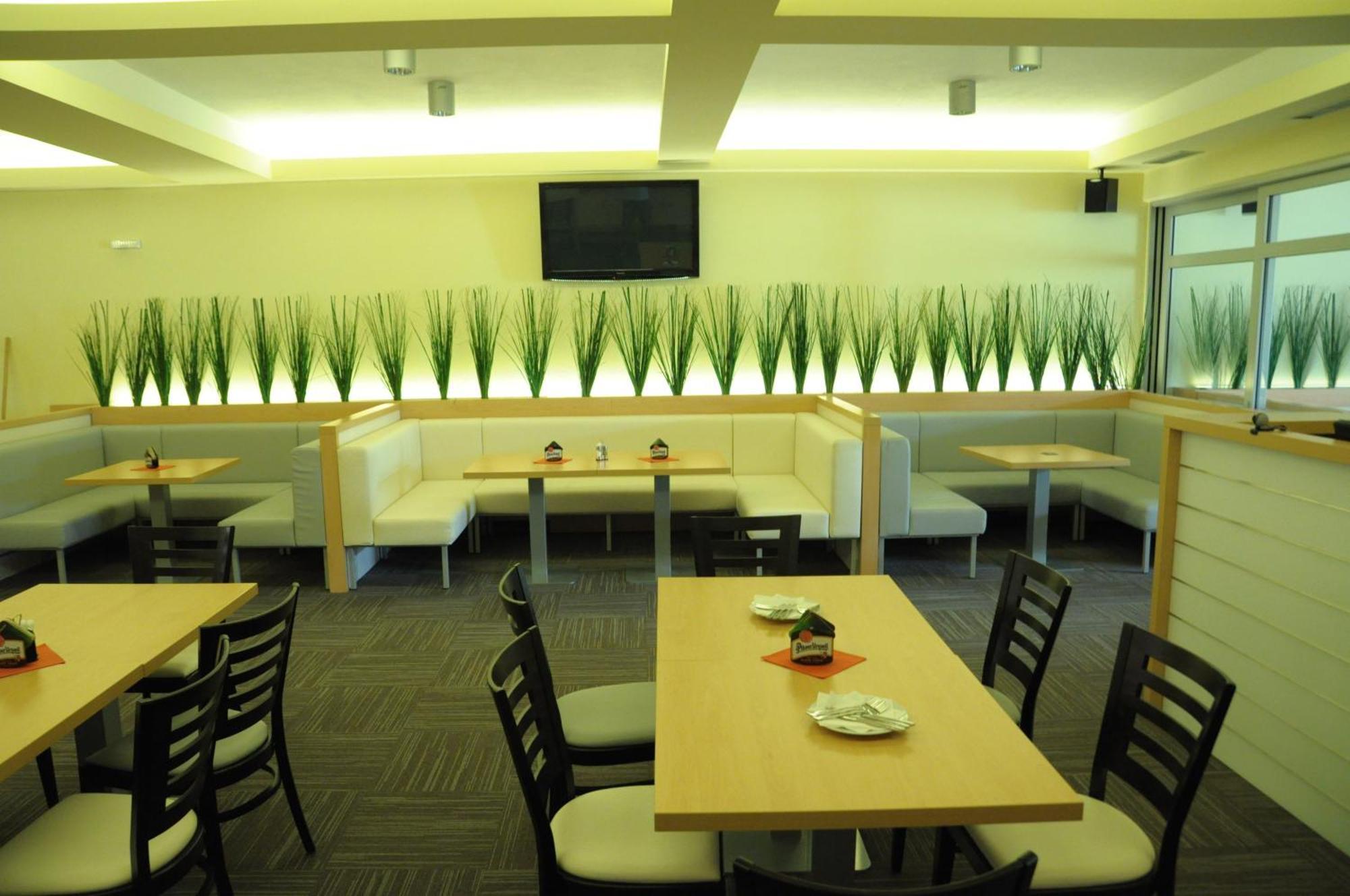 Hotel Kaskada Ledec nad Sazavou Ngoại thất bức ảnh