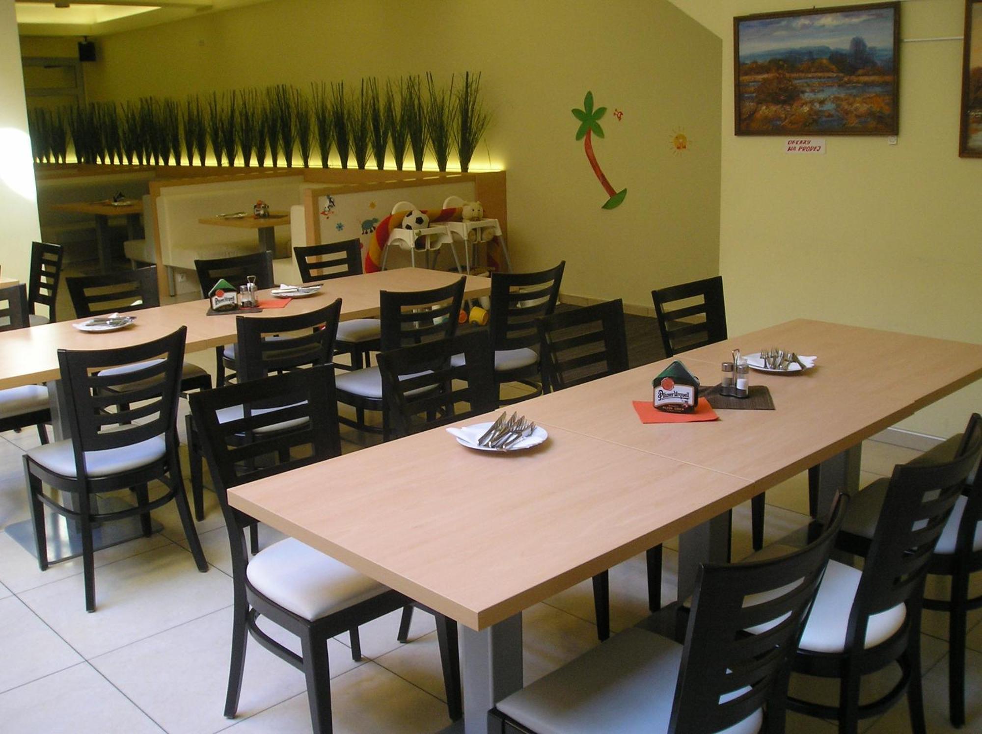 Hotel Kaskada Ledec nad Sazavou Ngoại thất bức ảnh