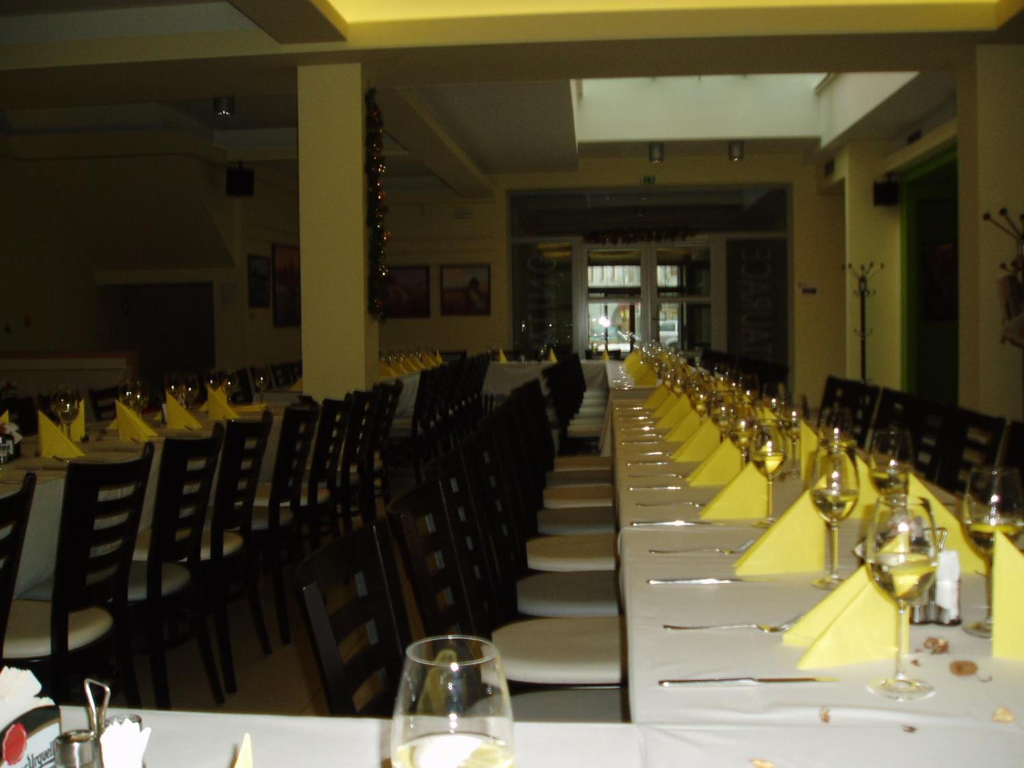 Hotel Kaskada Ledec nad Sazavou Ngoại thất bức ảnh
